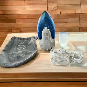 Black & Decker X50 Travel Iron White Blue With Steam, non-stick, 120V/240V EUC